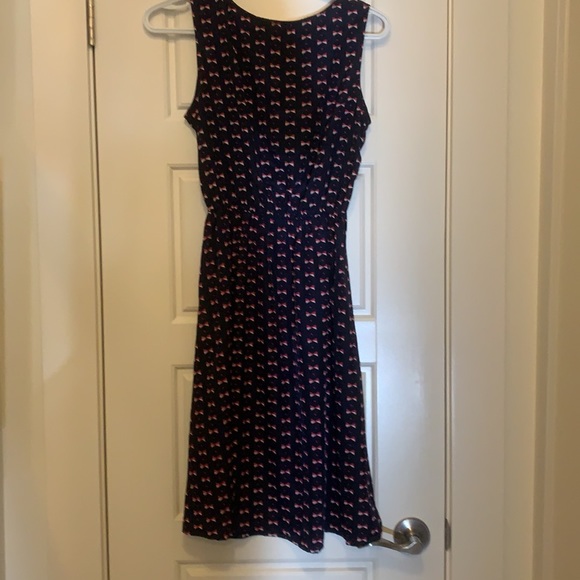 Soft, bow-print navy dress. Perfect for summer! - Picture 4 of 6